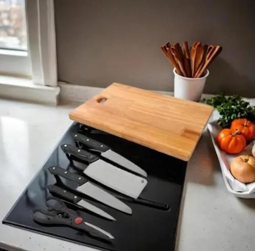 Wooden Chopping Board With 5-Pcs Knife Set Free